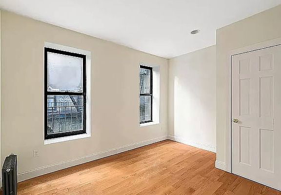 3rd image of 533 W 158th St #22