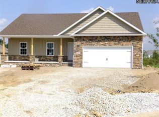 2475 Orchard Spring St, Alliance, OH 44601