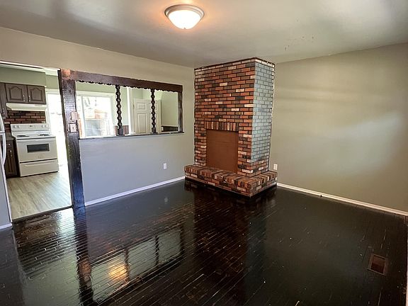2nd image of 1413 Mark Twain Dr