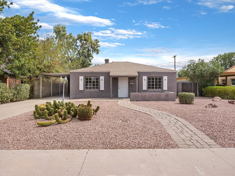 1407 W Glenrosa Ave