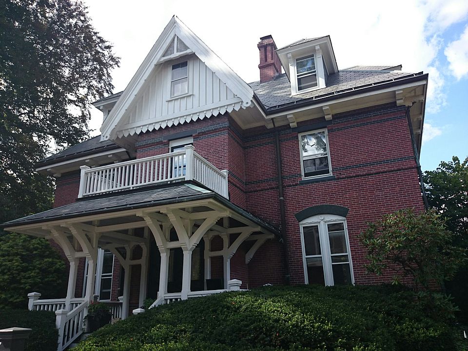 2nd image of 43 Upland Rd