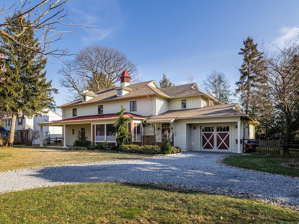 1st image of 444 Shady Ln