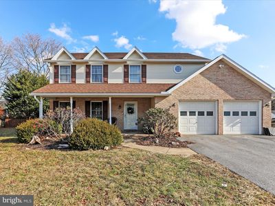 57 Stanford Ln, Falling Waters, WV, 25419