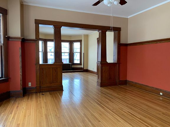 5th image of 594 Griggs St N