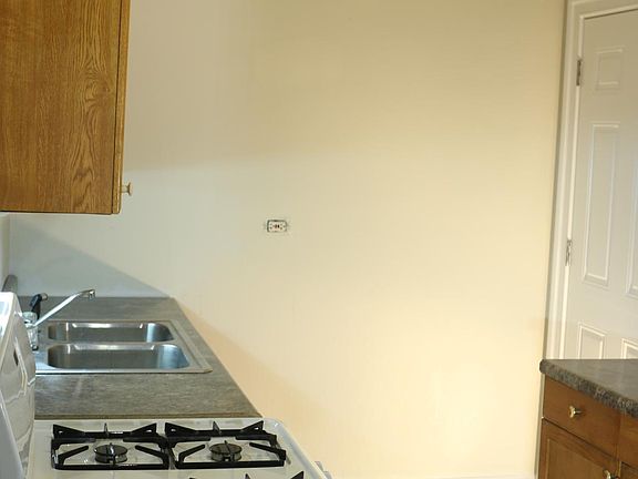 3rd image of 242 N Mayfield Ave #1W