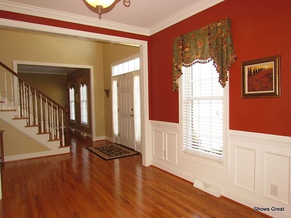 5th image of 104 Beacon Hill Pl