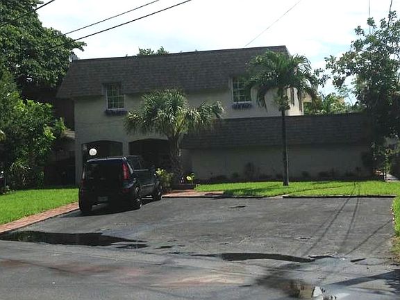 3rd image of 1728 NE 2nd Ave