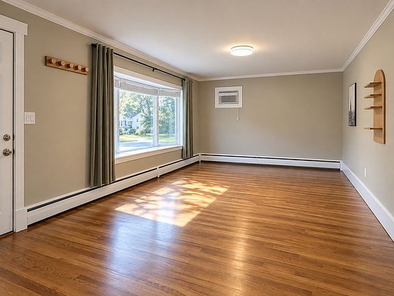 3rd image of 347 Lexington St