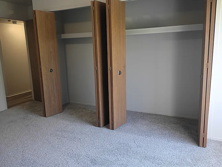 Prentiss Pointe Apartments — Photo 128