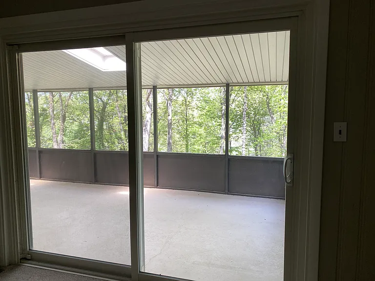 Access to Screened in Deck