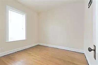 7556 South Champlain Avenue - 201 — Photo 2