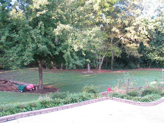 4th image of 307 Auten Cir