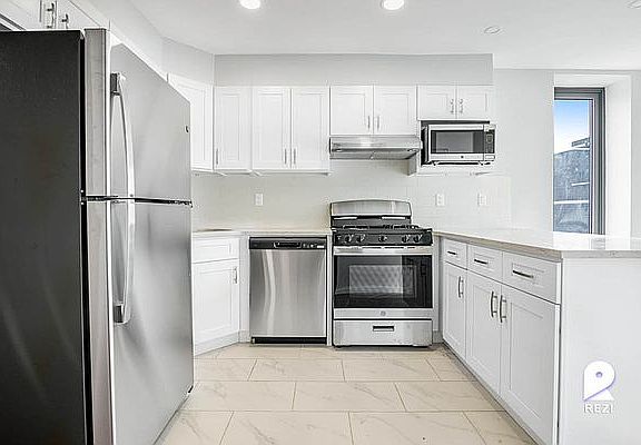 3rd image of 14836 89th Ave #8C