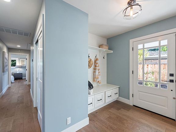 4th image of 1274 Orange Ave