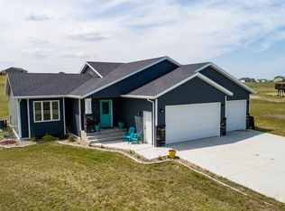 6514 Tiffany Dr, Bismarck, ND 58504