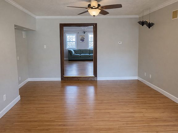 3rd image of 2806 Sarah St #A