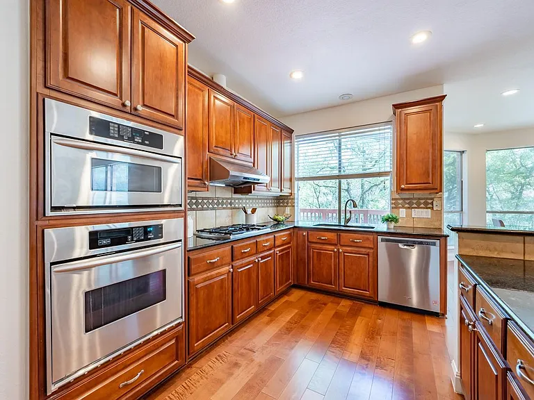 7724 Yaupon Dr — Photo 10
