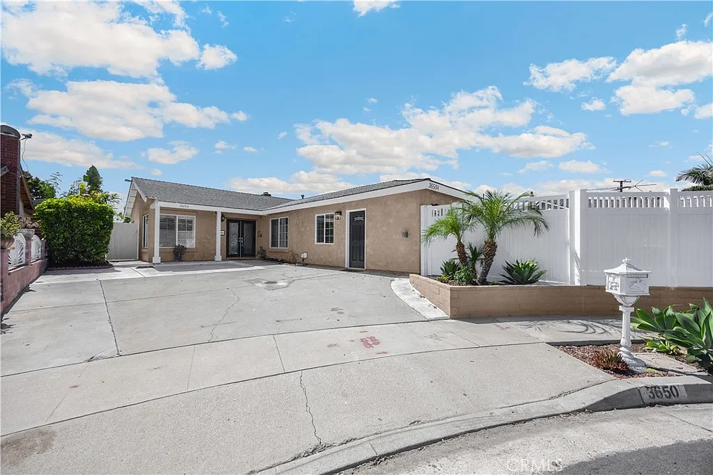 1 bed, 550 sqft, $2,800 — Photo 1