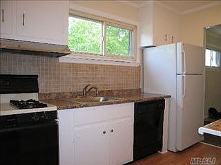 3rd image of 102 Morton Blvd