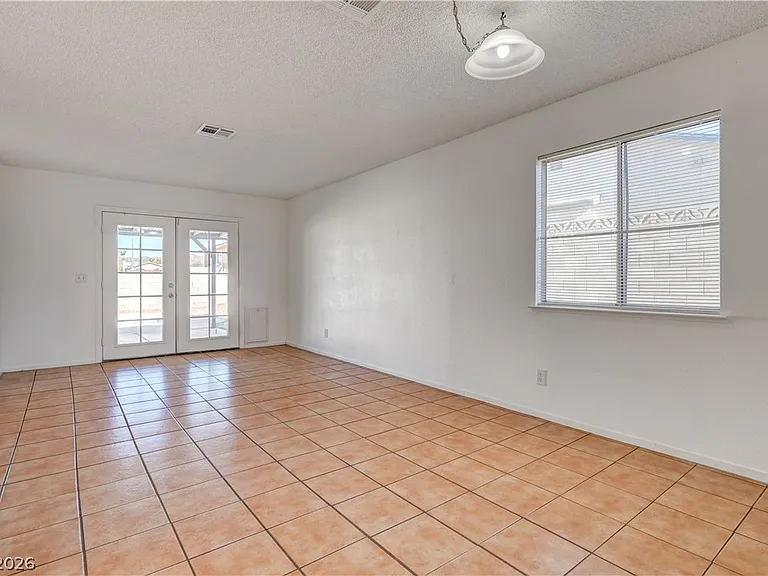 707 Honeybee Ct — Photo 13