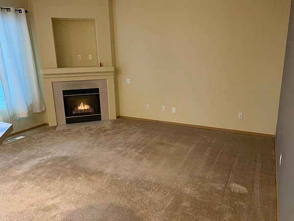 Living room with gas fire place
