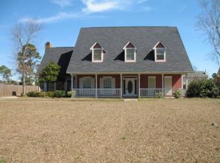 918 Country Club Ln, Biloxi, MS 39532