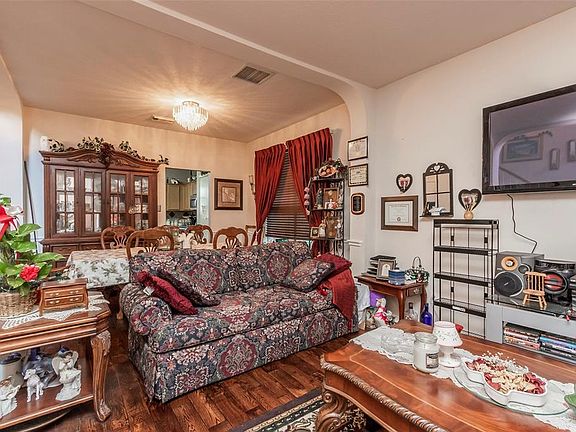 5th image of 30547 Country Meadows Dr