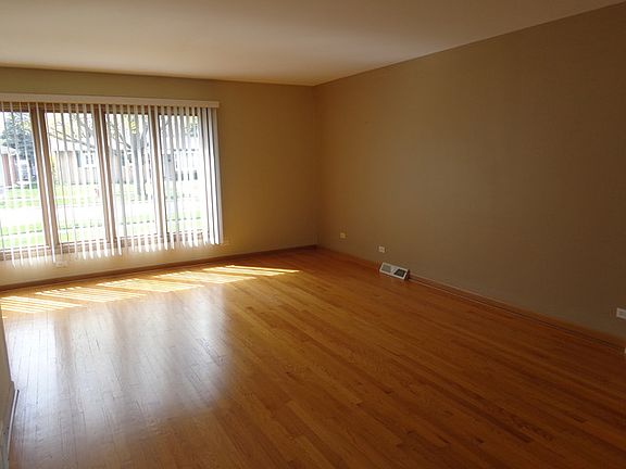 5th image of 1741 Illinois St