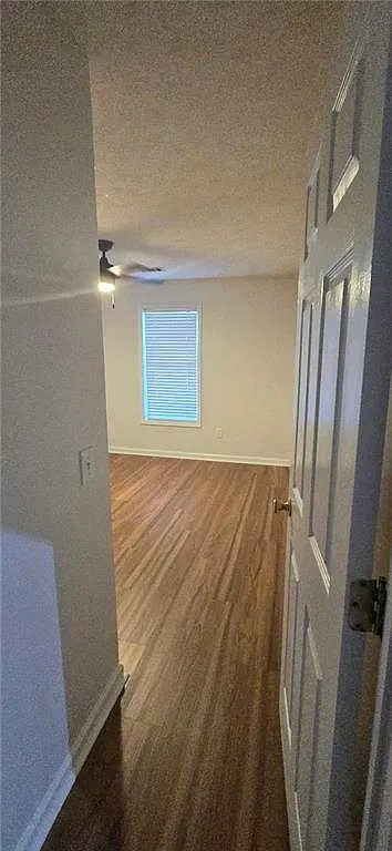 3 bed, 2.0 bath, 1560 sqft, $2,295 — Photo 4