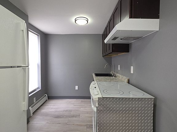 2nd image of 105 Walnut Ave Floor 3