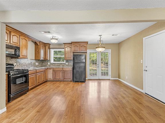 5th image of 340 Warner St