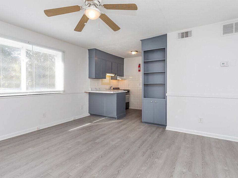 1st image of 400 Lewis St #1