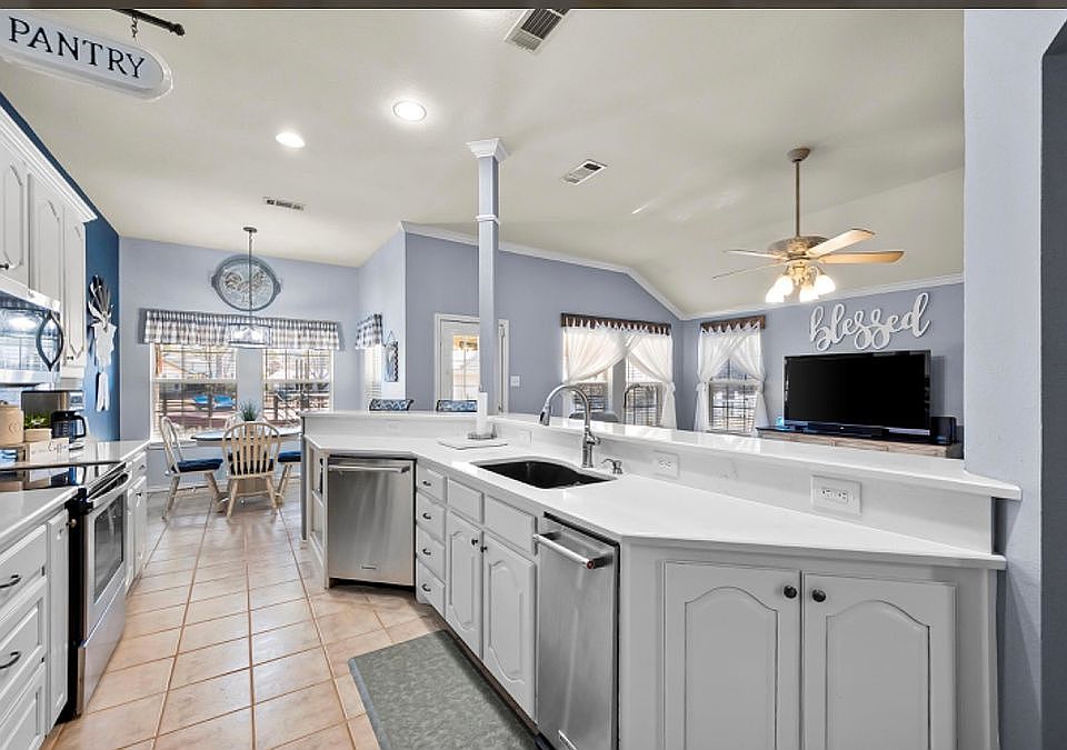 1st image of 152 Guadalupe Dr