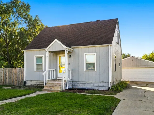 8232 Taft St, Merrillville, IN 46410