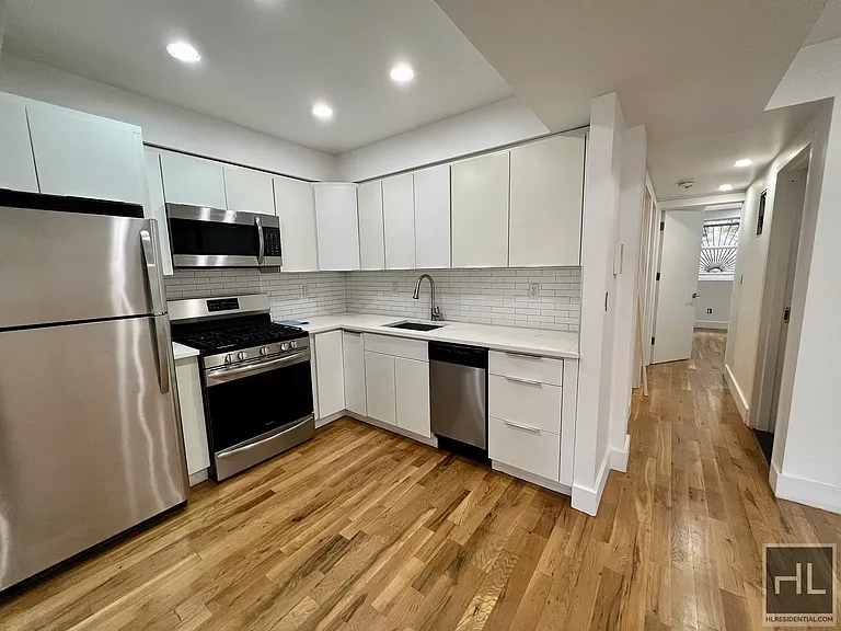 225 Macdougal St #1 — Photo 4