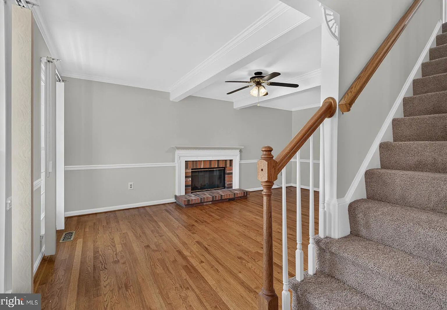 4 bed, 2.5 bath, 2600 sqft, $3,900 — Photo 2