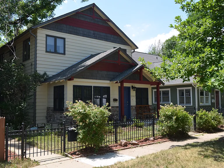 2542 Pine St — Photo 20