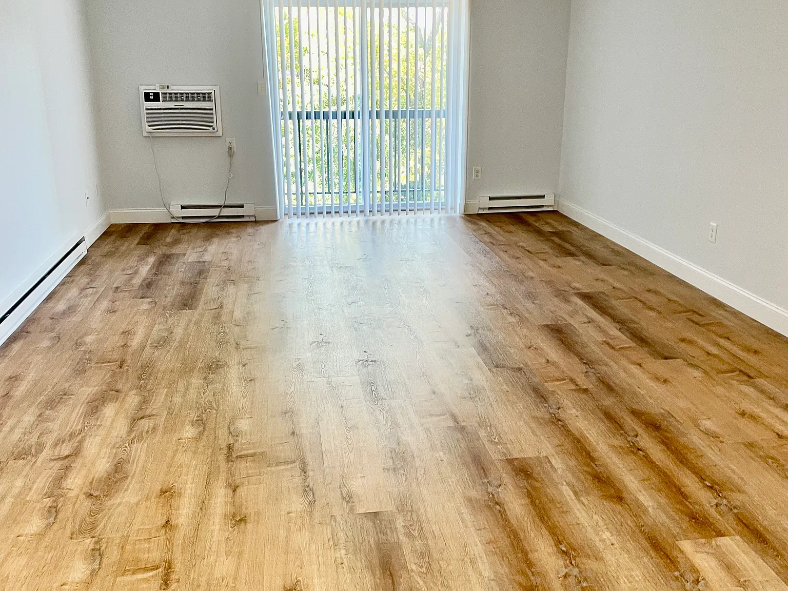 8 Tinson Rd — Photo 2