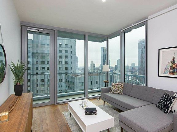 5th image of 434 Albee Sq #7E