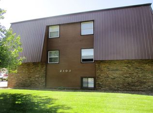 2103 Todd Dr, Bloomington, IL 61704