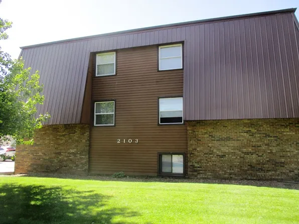 2103 Todd Dr, Bloomington, IL 61704