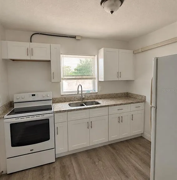 1407 N Betty Ln #4 — Photo 2