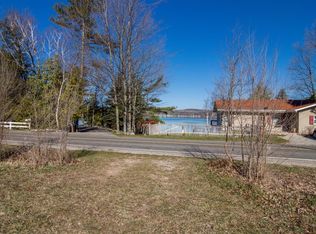 521 S Stony Point Rd, Suttons Bay, MI 49682