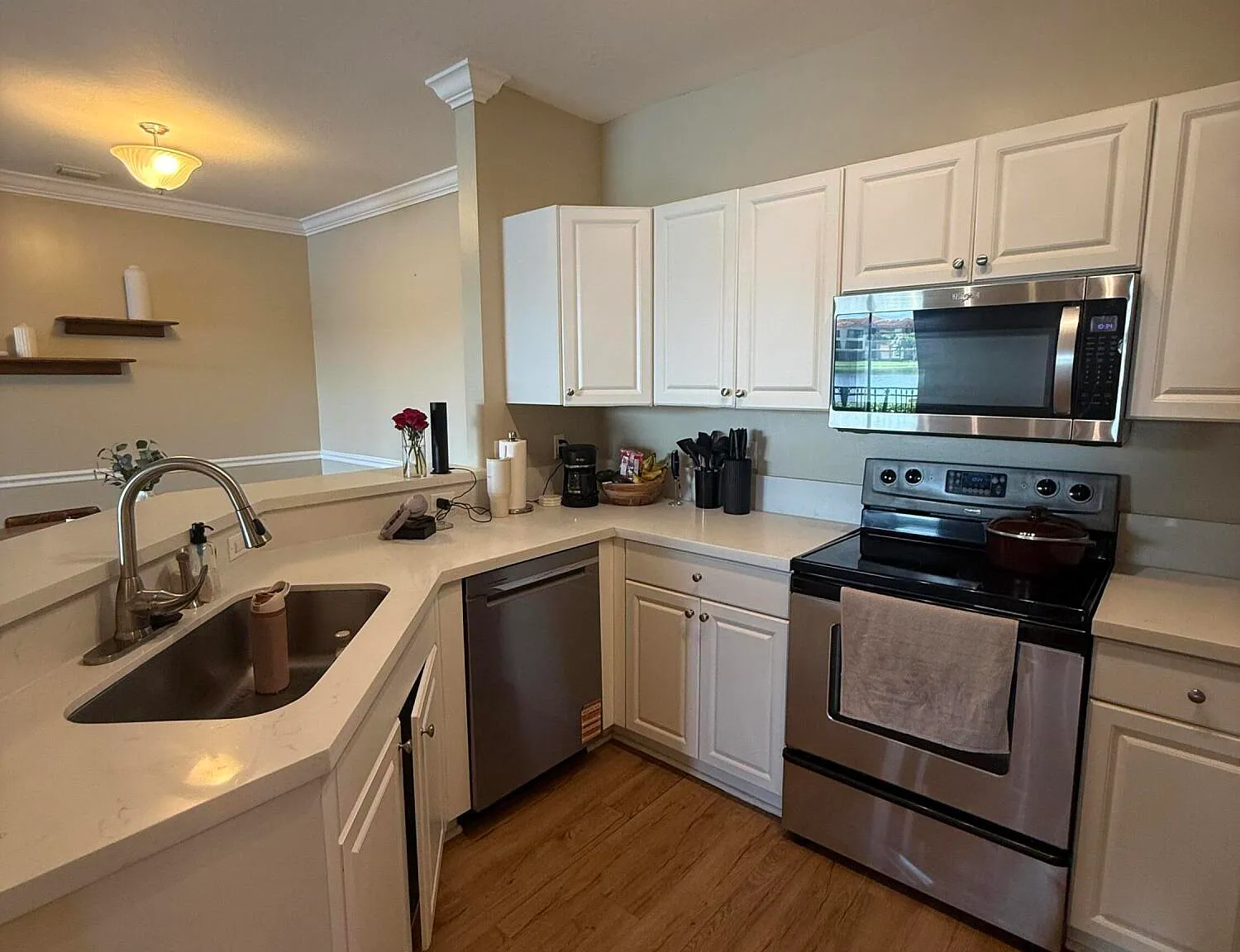 2 bed, 2.0 bath, 1048 sqft, $2,800 — Photo 4