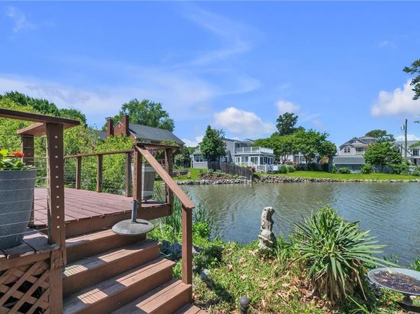 517 Lake Dr, Virginia Beach, VA 23451