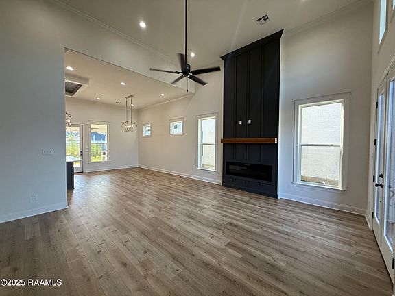 3rd image of 111 Meadow Walk Dr
