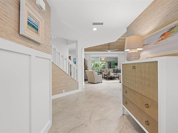 4th image of 264 WOODS POINT ROAD #264
