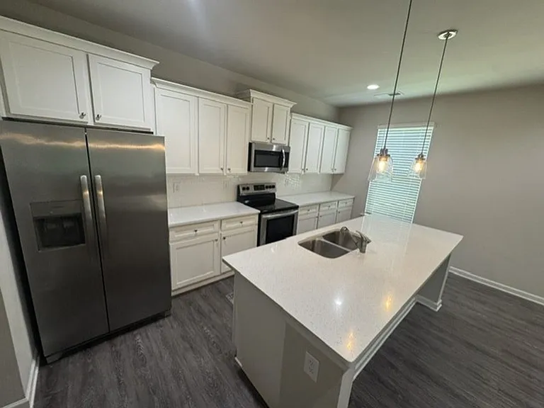 1156 Burgundy Dr — Photo 4