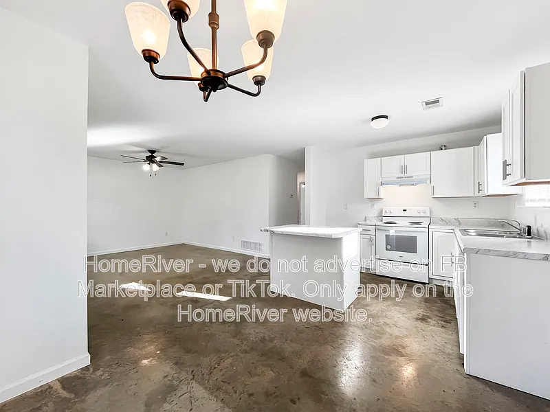 4 bed, 2.0 bath, 1296 sqft, $1,075 — Photo 1