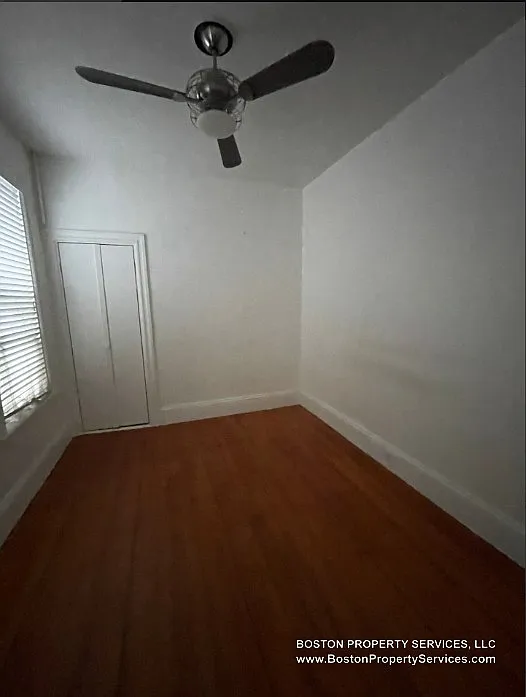 Building Photo - 36 Delle Ave #1